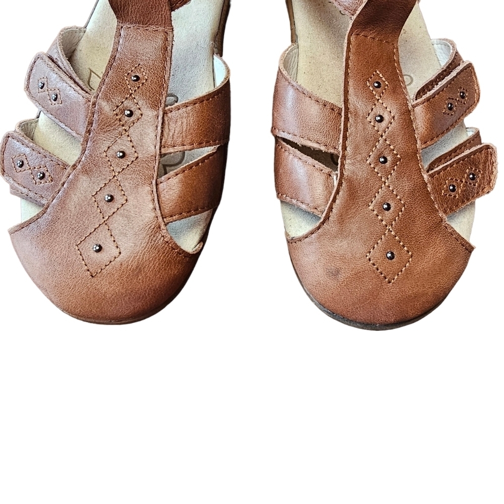 PROPET Women's Brown Leather Closed Toe Adjustable Fit Walking Sandals Shoes - Picture 8 of 9